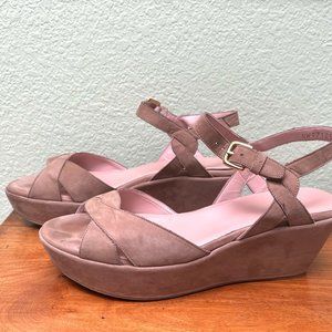 Women's Stuart Weitzman tan heeled sandals suede size 8